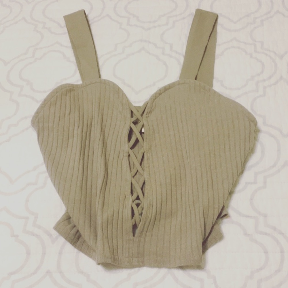 ▫️silence + noise▫️Crop Top NWOT❕